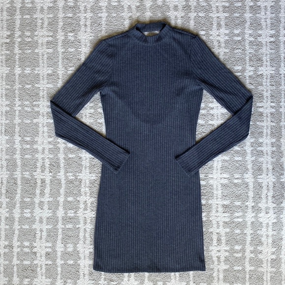 •Forever 21• NWOT Ribbed Long Sleeve Low Back Mini Dress - Picture 1 of 8